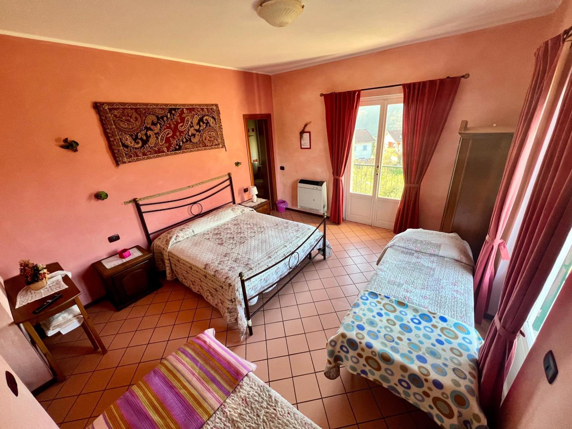La Casa Rosa Hotel Borghetto di Vara Exterior photo